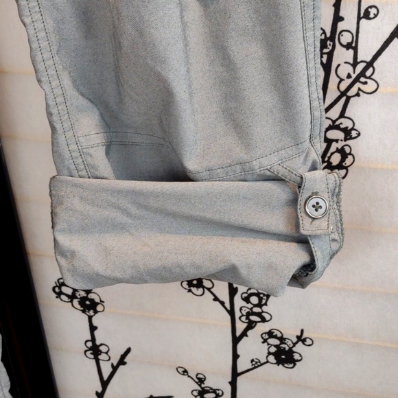 Columbia Size 12 Pants/capris. Hiking, traveling, outdoor. - Picture 3 of 9
